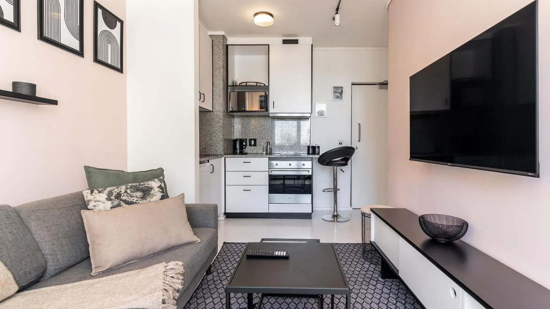 Flamingo 302: Sea Point Aprt With Sea Views Daire Cape Town Güney Afrika